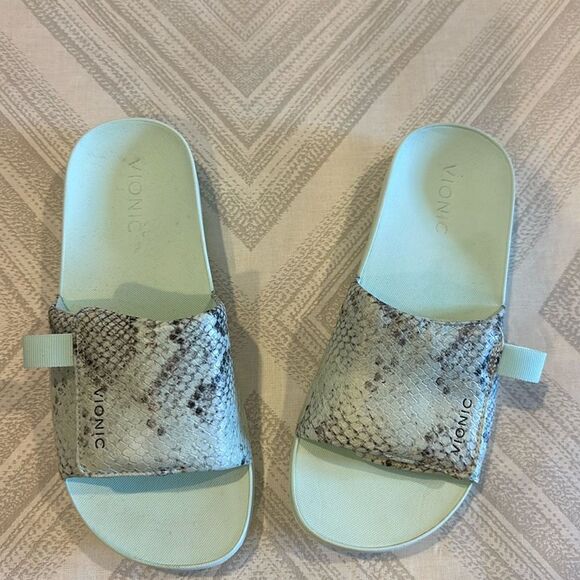 VIONIC Women's Asha Keira Slide SeaFoam Green Snake Print Slide Sandals - Size 6 - Picture 1 of 5